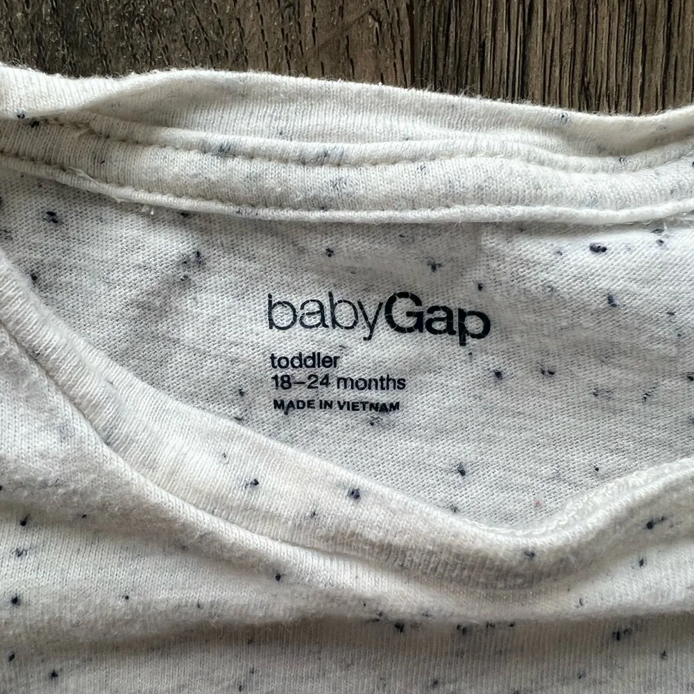 Eiffel Tower Baby Gap Shirt